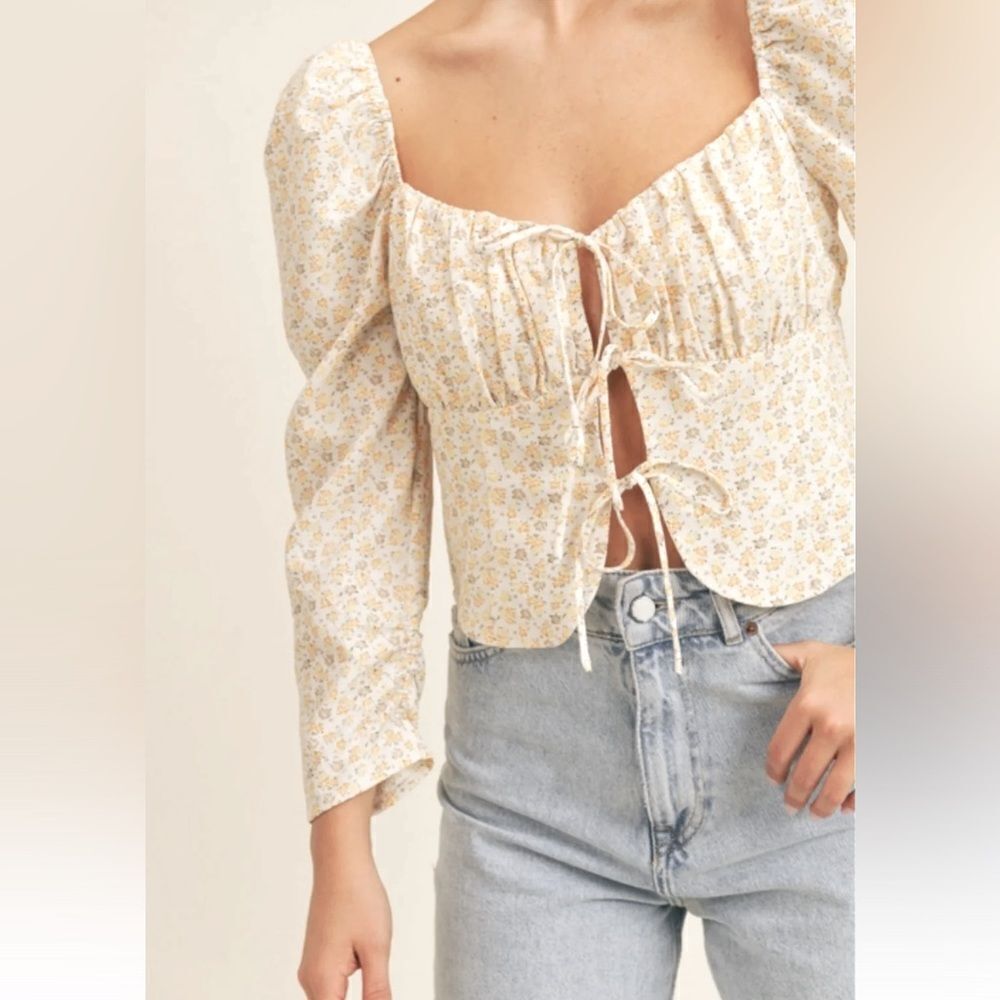 NWT LUSH Brynn front tie top size Small yellow floral